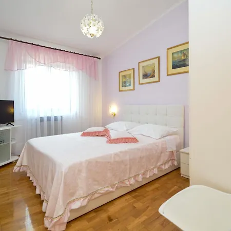 Apartment Danica-3 By Interhome